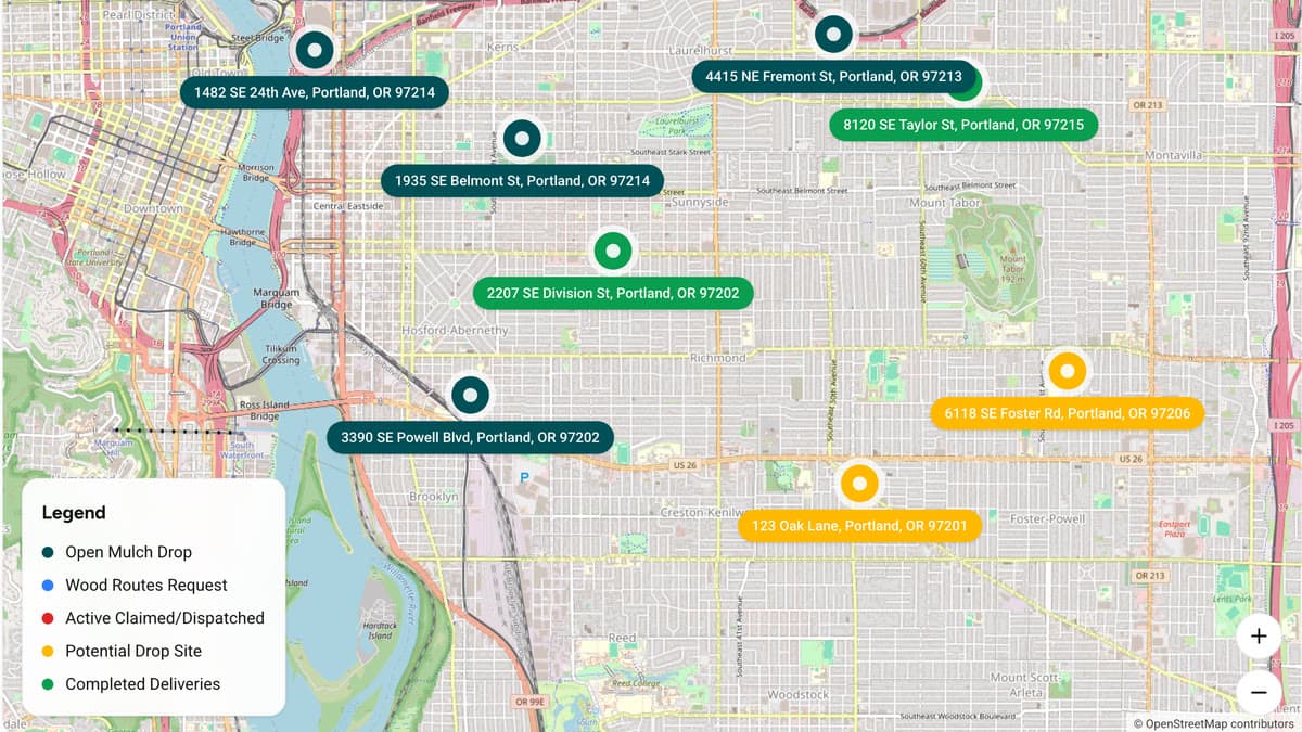 The Arbor Mulch live dispatch map showing mulch drop pins across a city.